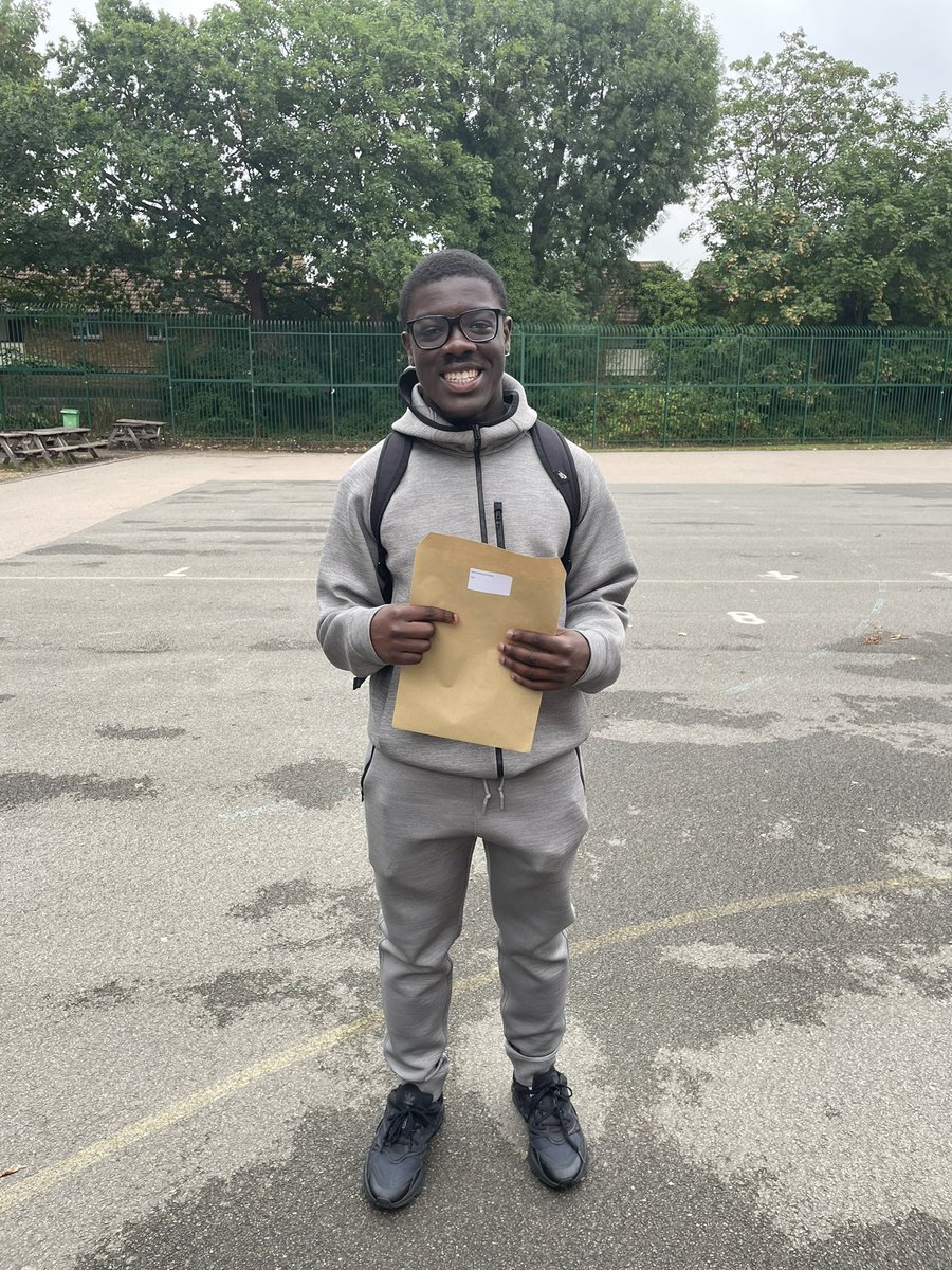 HolyFamily6thform tweet media