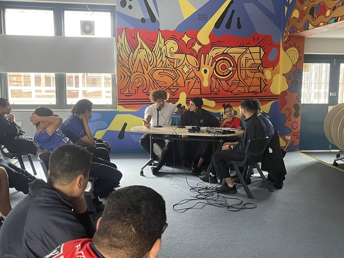 Great to have <a href="/soaplonz/">Eloni Vunakece</a> join us today <a href="/pbhsofficial/">Punchbowl Boys' High School</a> speaking to year 9 and our Pacifica boys. I’m personally a massive fan, and to meet and chat with him was no let down. The boys and myself are better off for hear your experiences and successes. Thank you <a href="/Mr_GBeal/">G.Beal</a> for arranging