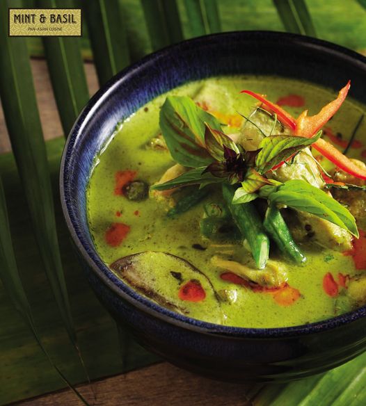 ChungMint's tweet photo. Deliciously aromatic and creamy Thai curry gives you all the goodness of veggies just in a bowl.

📋 Book a table 👉 https://t.co/MtD9SMeyCh
☎️ Call us @ +852 2762 8077

#Thaicuisine #Bestfood #Gaengkiewwhan  #hkrestaurant #asianfood #asianflavours #comfortfood #Tungchung https://t.co/JHvaQHTQC1