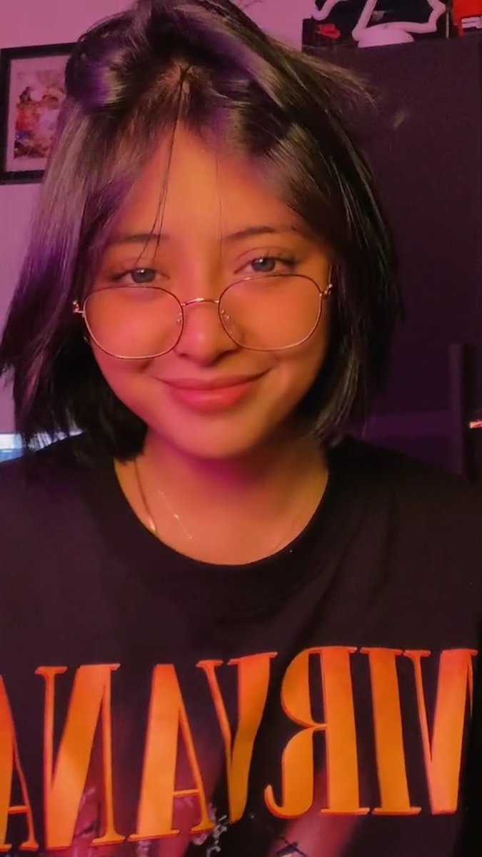 GABBolism's tweet photo. Lakas ng pagkathrowback ng buhok niya 

#GabbSkribikin 
#UniGabb https://t.co/QPBUNizd6U