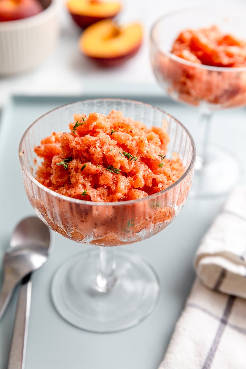jernejkitchen's tweet photo. Peach Granita 😍 @SparSlovenija 
￼
RECIPE: https://t.co/08lkpbFIeI

Peach Granita is a very delicious 4-ingredient dessert recipe. It's gluten-free, dairy-free, vegan, and most of all, super tasty and refreshing. https://t.co/40qZXzGM2q