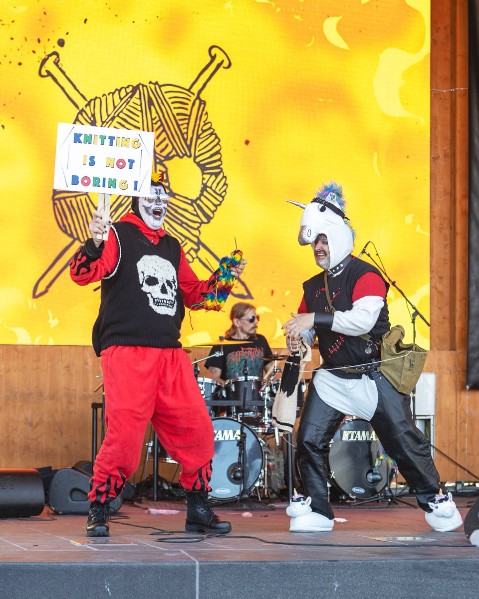 Thursday Truths: Knitting is not boring ❤️🤘🏼

Photo: Irma Lehikoinen

#UniKorn #heavymetalknitting #knittingisnotboring #knittersrock #kniton #keeponknitting #HMK2022