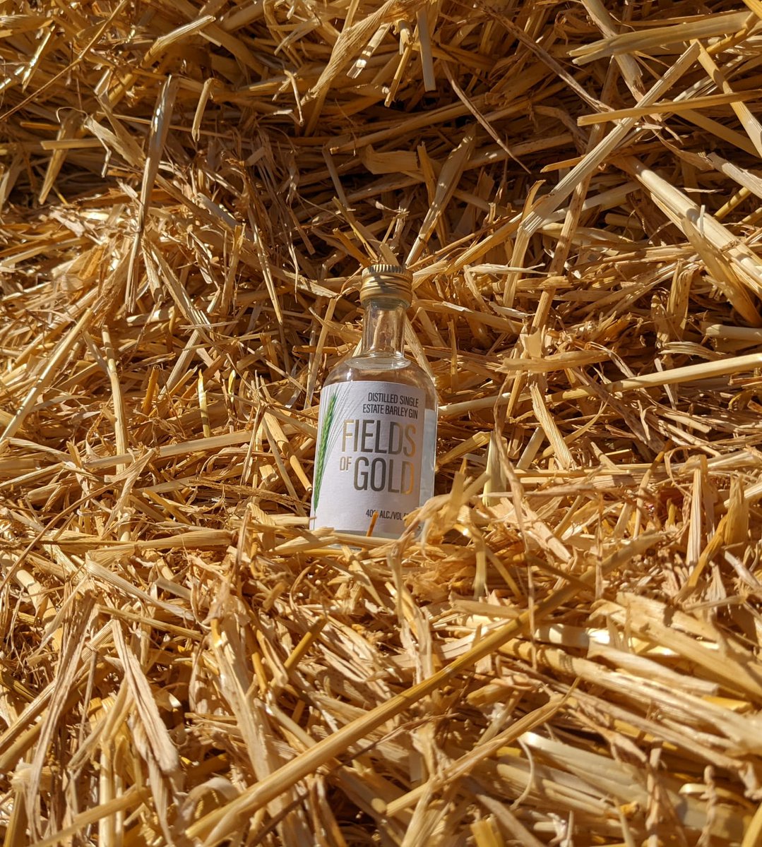 Bayer4CropsUK's tweet photo. #HarvestHacks - have something to look forward to once your bales are stacked nicely! 🥂 

Let us know yours by using our hashtag ➡️ #HarvestHacks and YOU could win a fabulous #Bayerbundle 🎁 https://t.co/fE1Jo6aLOO