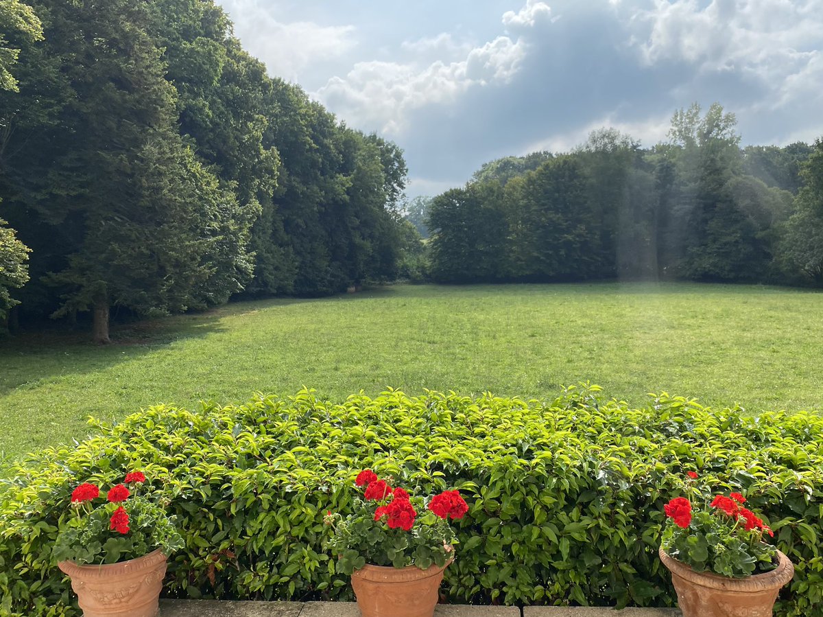 f_lebel's tweet photo. Ah ! c'est là qu'entouré d'un rempart de verdure,
D'un horizon borné qui suffit à mes yeux,
J'aime à fixer mes pas, et, seul dans la nature,
A n'entendre que l'onde, à ne voir que les cieux.

Lamartine https://t.co/QH8I3xrW31