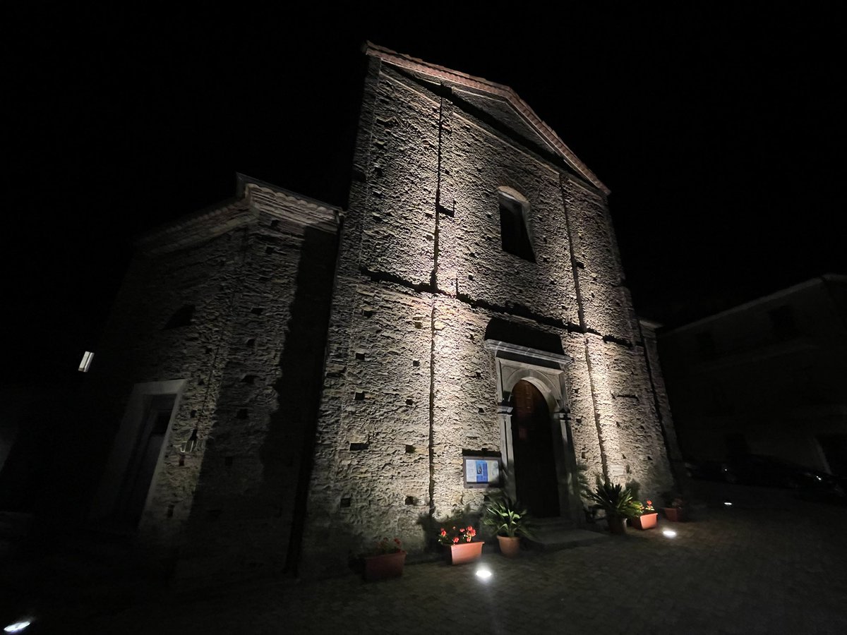 pcasAssociaz's tweet image. Siamo a #Colosimi, piccolo paese pre-#sila (altopiano silano) fondato nel secolo XIV dalla nobile Famiglia Colosimo e questa è la suggestiva chiesa di S.S. Maria Assunta 
#calabria #cosenza #montagna