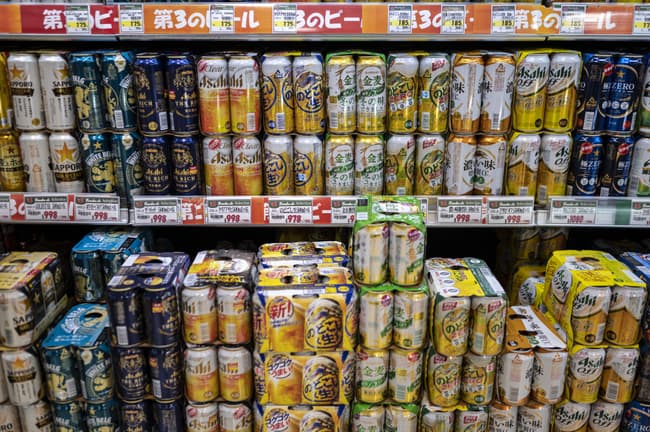 BFMTV's tweet photo. Le Japon lance une campagne pour inciter à la consommation d'alcool chez les jeunes
https://t.co/0Ua91xwRyN https://t.co/HAZdQBAqSb