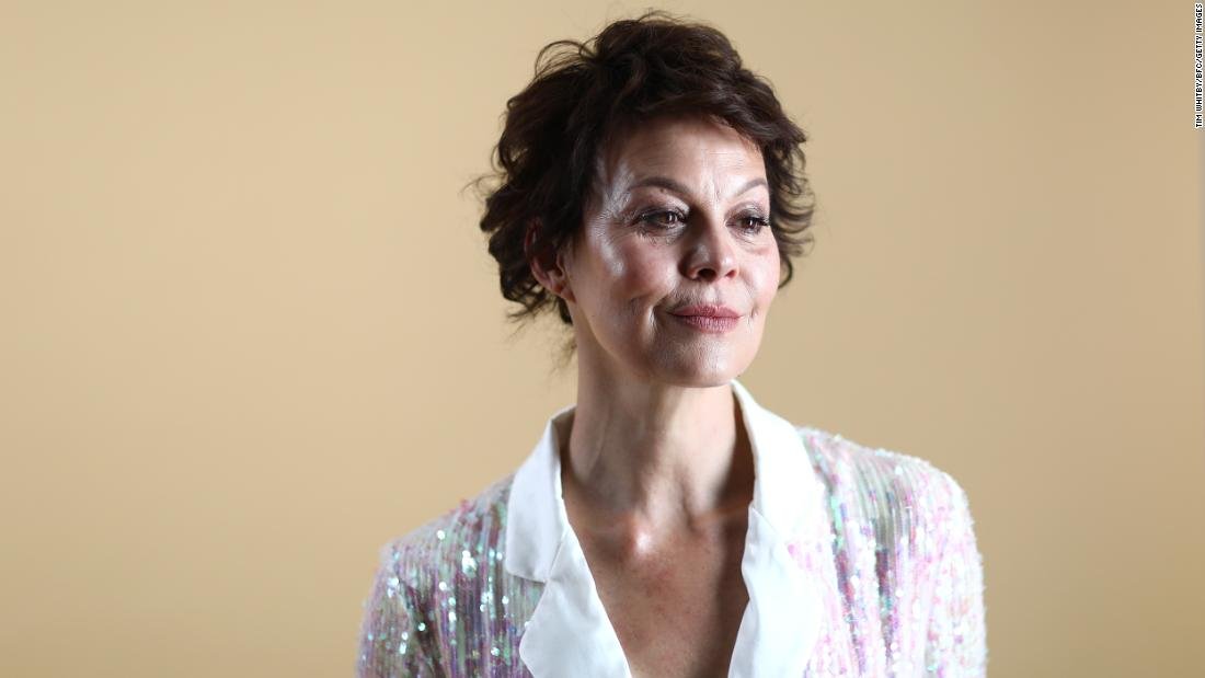 HP_Turkey's tweet photo. HP ekibindeki en acı kayıplardan biridir Helen McCrory benim için.. 2021'in Nisan ayında meme kanserinden dolayı yaşımını yitirdiğinde 52 yaşındaydı. Dün 53.yaş günü olacaktı .Huzurla uyu güzel ve yetenekli kadın! Tiyatro oyunlarını da izlemeniz önerilir, National Theatre'da. https://t.co/ar5Sh3XqW3