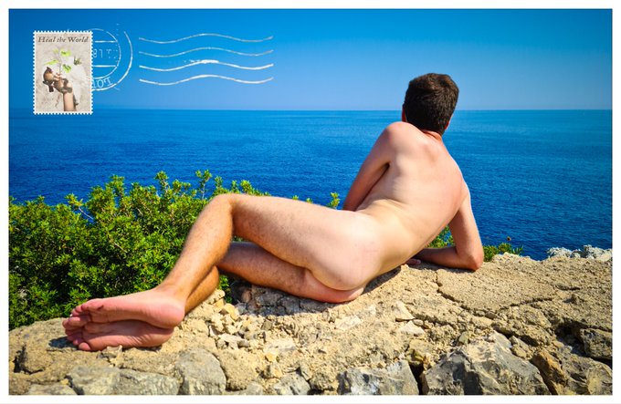 ??BONNES VACANCES #20??

Bons baisers d'il #ciolo #2, 

Son regard perdu dans le bleu de la mer et le