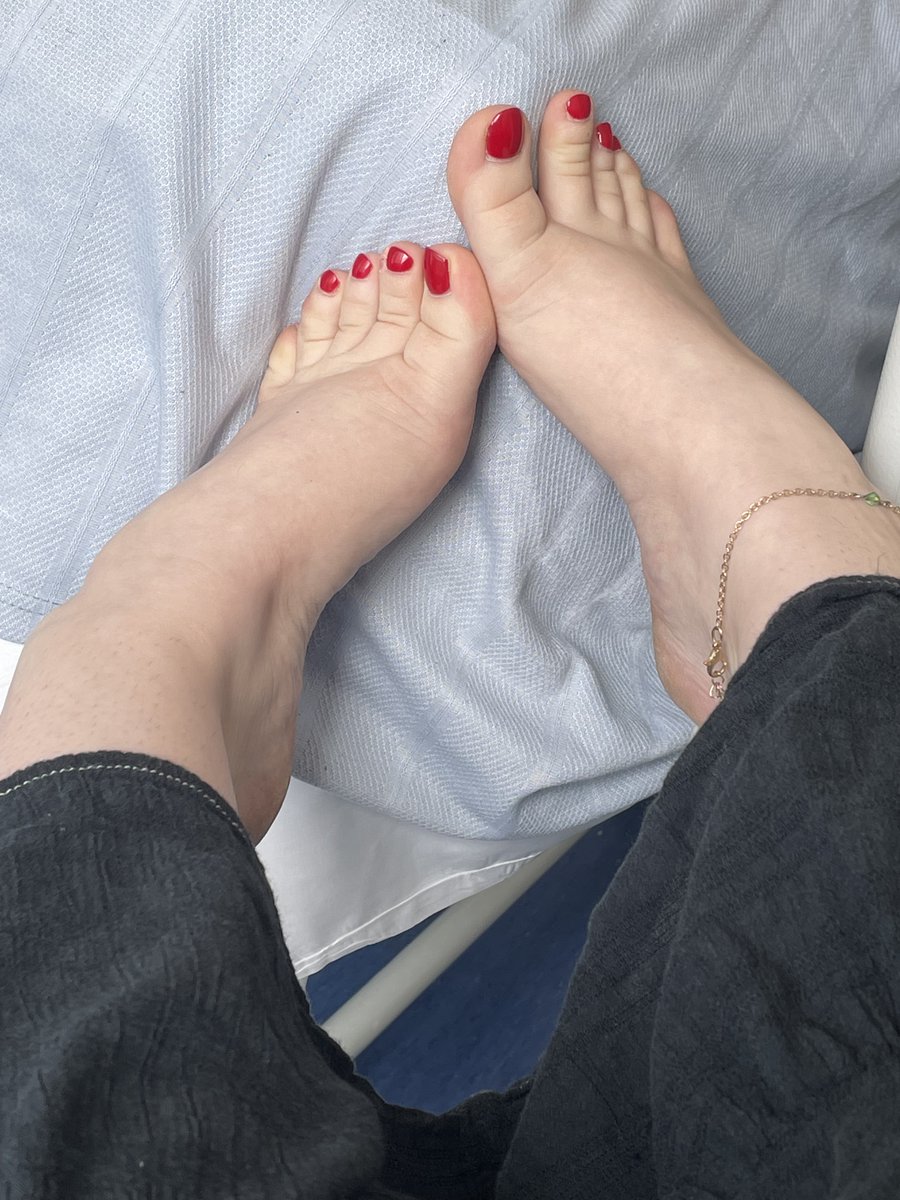 FreyaFoot's tweet photo. https://t.co/eVG8bW5YLV
Get your free 2 week Trial to my feet #onlyfans #feetworship #feetfethish #pedicured #footfetΔ±sh #brapics https://t.co/WUKtJv4AFW
