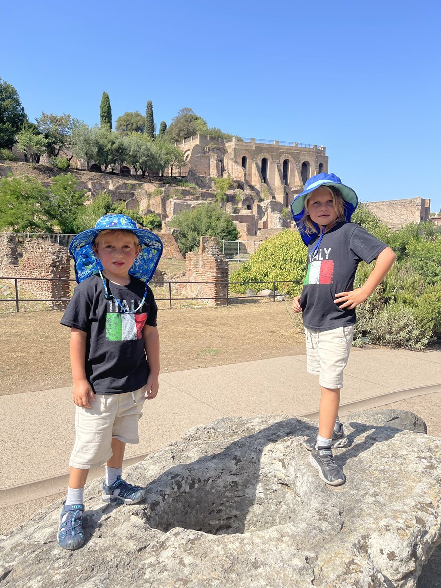RoyOrbison3rd's tweet photo. Exploring the Forum in Rome - Lots of old stuff around here! https://t.co/Gs131V91Y3