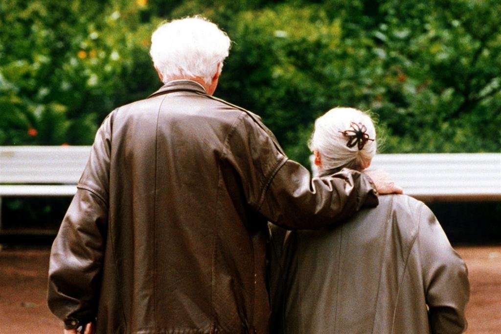 Nel mondo si vive fino a 73anni (tra paesi ricchi e poveri il divario è di 45anni) ma + di metà dell’esistenza è trascorsa in condizioni mediocri. Non si difende la sacralità della vita senza lottare x la sua qualità! La sfida non è la vita a ogni costo ma salute migliore x tutti