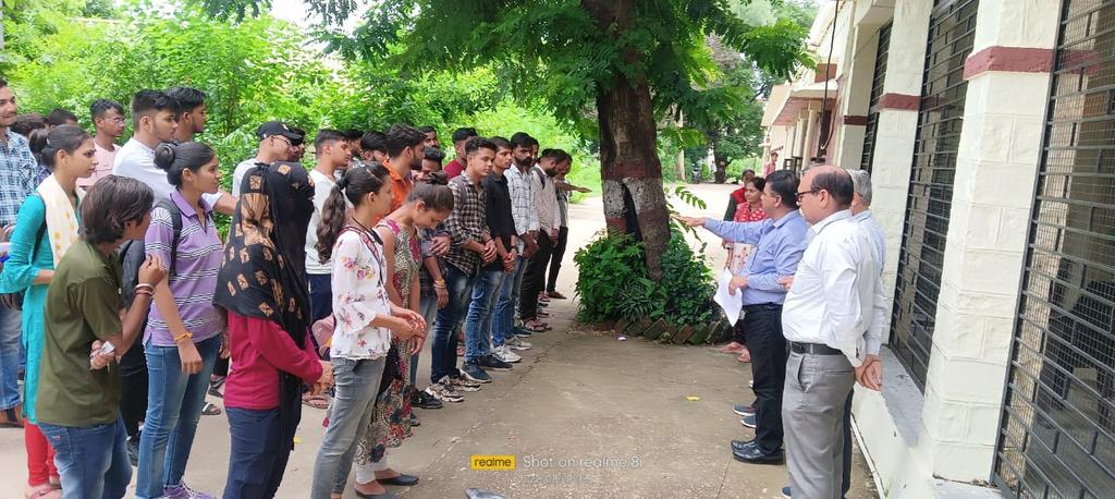 NssRajasthan's tweet image. राजकीय कला महाविद्यालय कोटा, सद्भावना दिवस प्रतिज्ञा पर सद्भावना की शपथ प्राचार्य डॉ संजय भार्गव द्वारा दिलाई गई ....
#akam  #NSS #sadbhawna 
@_NSSIndia @YASMinistry @Anurag_Office @NisithPramanik @sanjayjavin @RajCMO @pankajsinghips @PIB_India