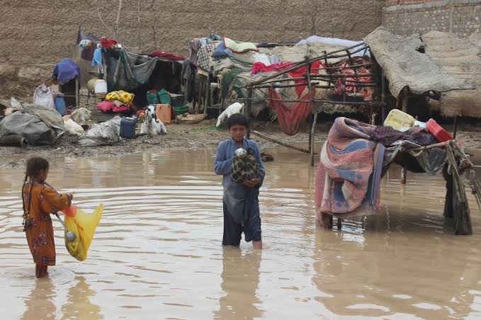 sohailbhutta73's tweet photo. Heavy flood in village areas of taunsa
#TaunsaNeedsAttention 
#TaunsaNeedAttension 
@ChParvezElahi @UsmanAKBuzdar https://t.co/8QXKOMVptS