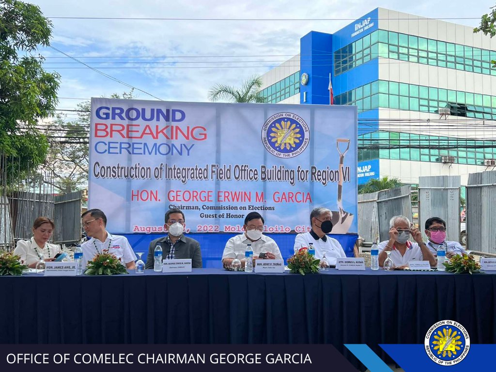 ChairGEGarcia's tweet photo. Pinangunahan po ng inyong lingkod, kasama ang mga opisyal ng @COMELEC at pamahalaang lokal ng Iloilo, ang groundbreaking ceremony para sa pagpapatayo ng COMELEC Integrated Field Office sa Molo, Iloilo City. https://t.co/0h2gd6IGse