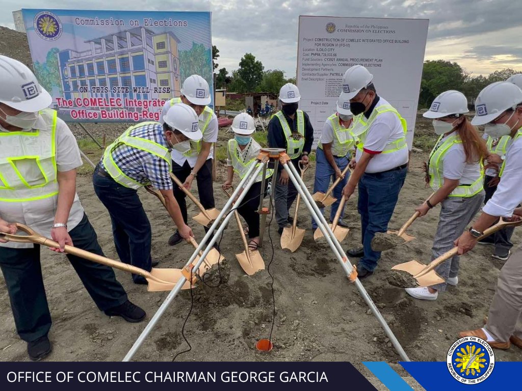ChairGEGarcia's tweet photo. Pinangunahan po ng inyong lingkod, kasama ang mga opisyal ng @COMELEC at pamahalaang lokal ng Iloilo, ang groundbreaking ceremony para sa pagpapatayo ng COMELEC Integrated Field Office sa Molo, Iloilo City. https://t.co/0h2gd6IGse