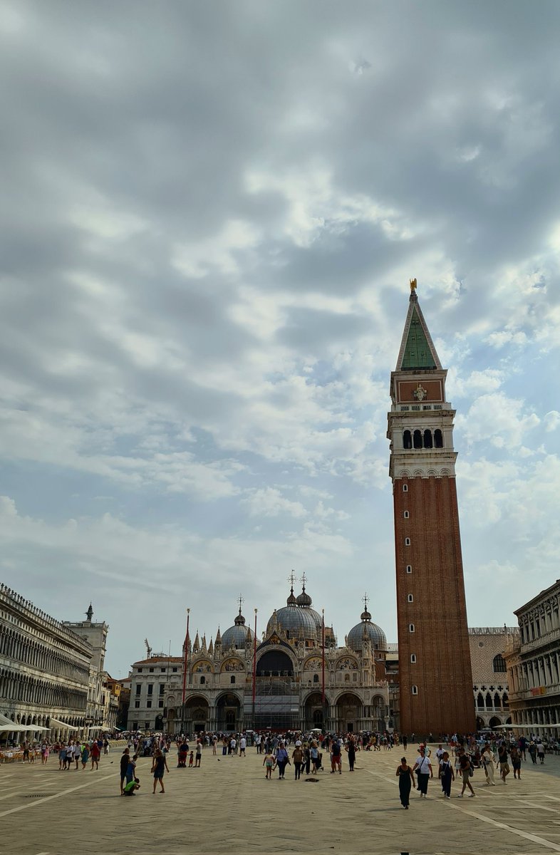 Opernjunkie's tweet photo. Jetzt dann in die ehemalige Privatkapelle des Dogen von #Venedig! #BasilicaDiSanMarco #Markusdom https://t.co/qajOOc2Ejv