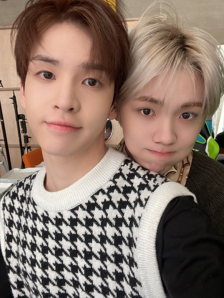 MaAllenFrance's tweet photo. 💫 | 📸 | 01/08/2022 

➥ Luvity~ aujourd’hui c’est l’anniversaire de Seongmin !! Alors célébrons le beaucoup tous ensemble ~~!!!😙🥳

©️ : @CRAVITY_twt 

#ALLENMA #앨런 #CRAVITY #크래비티  
___
@CRAVITYFRANCE_ https://t.co/hVILq57VqW