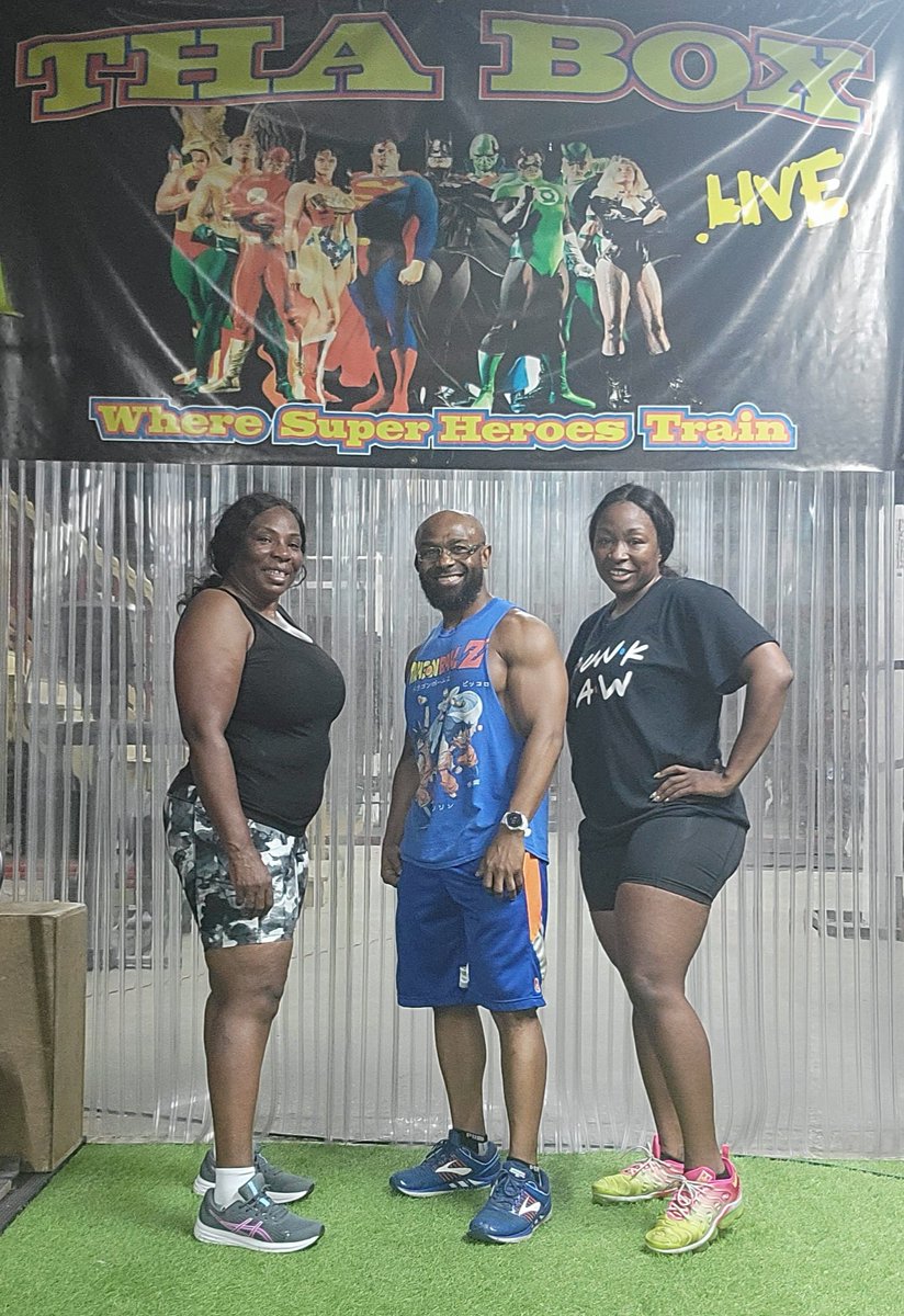 daviddeberry's tweet image. SmilingFacesHappyPlaces😊😊😊ButIAlmostDidntMakeThaKut😔🤣🤣🤣Insider😁@#ThaBox #OFFTHACHAINFITNESSLLC #ThaBoxWhereHeroesTrain #WhereEveryoneTrains #WhereMotivationLives #AlwaysForward #WithGreatPower