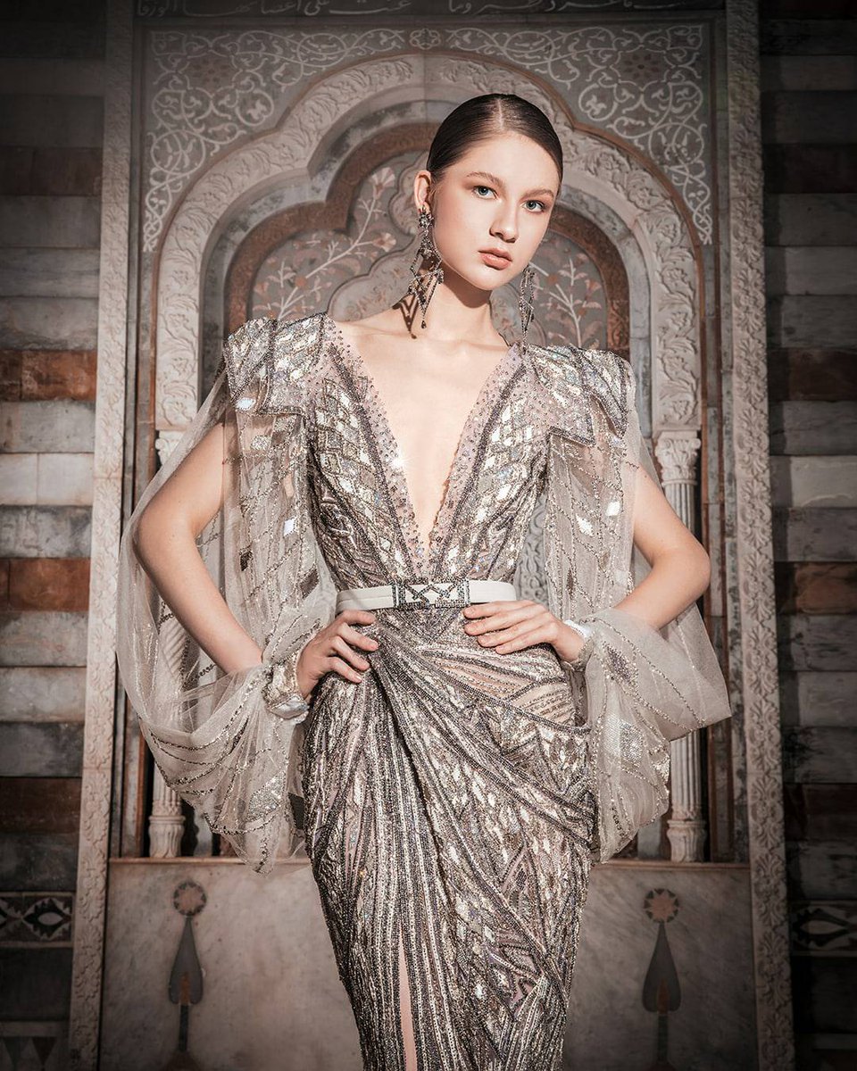 ZiadNakadWorld's tweet photo. Simply beautiful!
π€
#Rhombus
β¨
#ZiadNakad FW22/23 Couture Collection
...
#ZN #FW23 #RhombusCollection #HauteCouture2023 #ParisHauteCoutureWeek #HauteCouture #FallWinter2023 #Lebanon #Beirut #Paris #France #China #Russia #India #PFW23 https://t.co/rzTO60D5y8