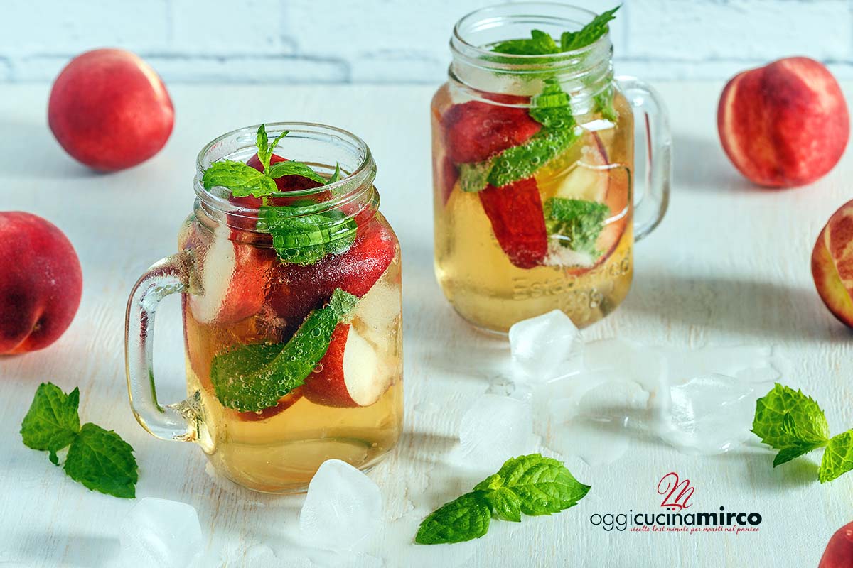 La versione nostrana della #sangria: le pesche con vino bianco o rosso. La ricetta e qualche consiglio oggi sul blog! oggicucinamirco.it/pesche-al-vino…  #pesche #vino #estate #ricetta