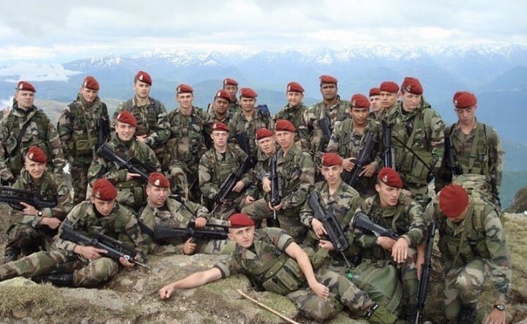 SpecsOpsCenter's tweet image. DEVOIR DE MÉMOIRE 🇫🇷

Le 18 août 2008, une triste page de notre histoire s’est écrite.
La Section Carmin (principalement le 8eRPIMa)  fut prise en embuscade alors qu’ils étaient en reconnaissance. Ils étaient ≈60.
Le bilan sera lourd, 10 mort, 21 blessés.
(1/2)