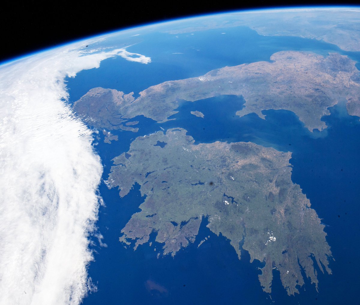 A gorgeous ariel shot of a cloud-free Ireland sent to us by one of the Skibbereen diaspora who happens to work in NASA - sure we're everywhere! (Thanks again Maura).... #skibbereen #irishdiaspora #beautifulireland #westcork