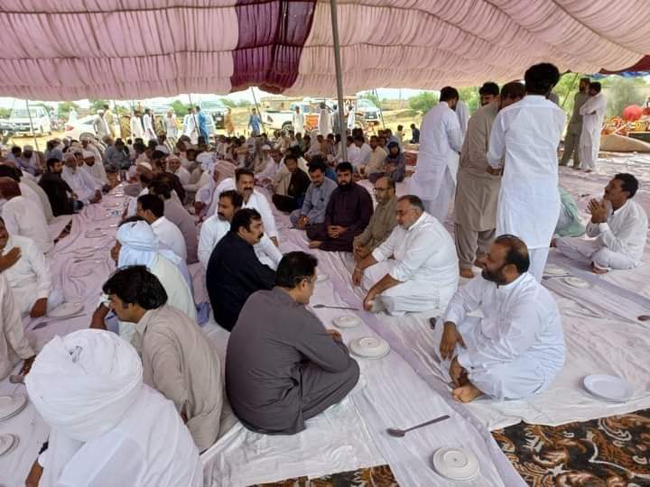 KhallidJajja's tweet photo. 144 ڈی بی  لاٹاں سنگار ۔ سجاد ڈاھا وائس چیئرمین کے چچا صادق خان مرحوم کی قل خوانی میں شرکت۔
اسلم بھیں, حمید بھیں اور اس کی پوری برادری کا ق لیگ کو خیرآباد، سعودمجیدصاحب کے ساتھ شمولیت چک نمبر 145 ڈی بی لاٹاں سنگار۔

#NA165 #PP248 #PP247 #PMLN https://t.co/zVYA6LuFDH