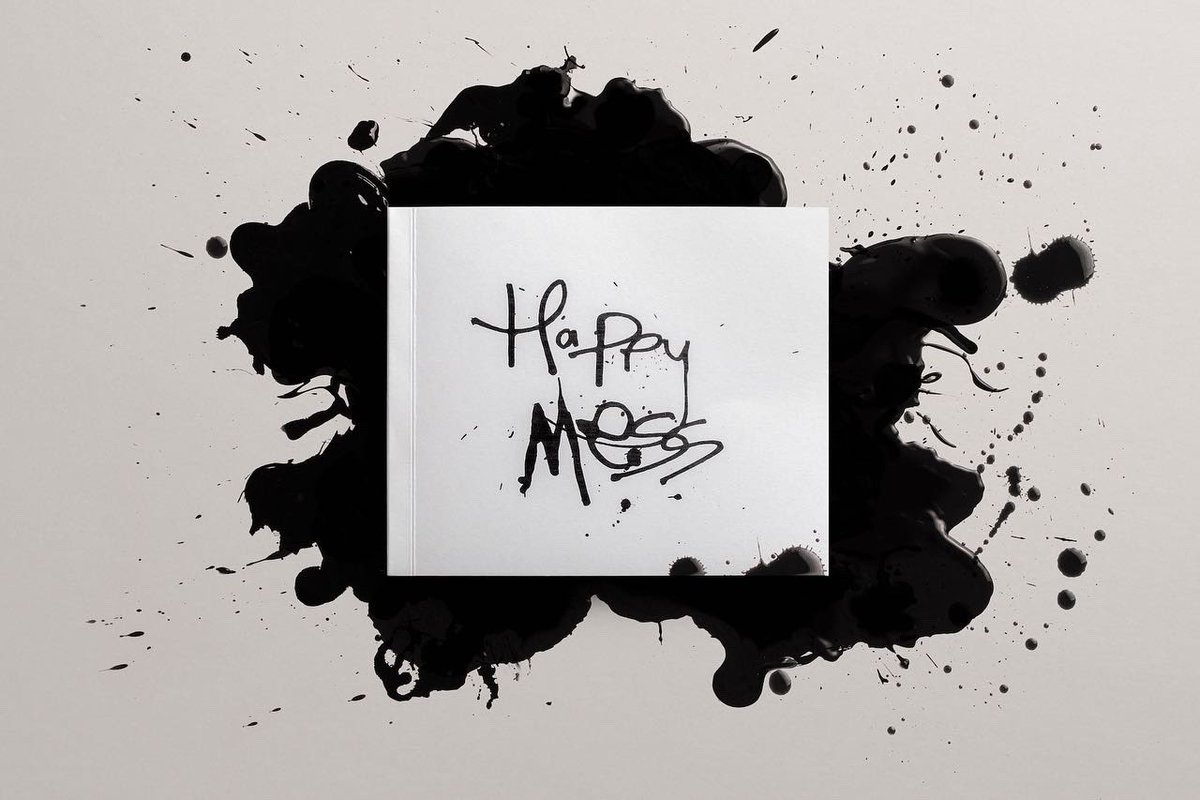 FedrigoniUK's tweet photo. Sometimes an art masterpiece can be born from a happy accident, brought on by moments of pure joy that make creativity flow. Like HappyMess, a flip book designed to create delightful accidents by @design_positive, Creative Director at @SuperunionHQ in partnership with Fedrigoni. https://t.co/uZUHR3SQ05