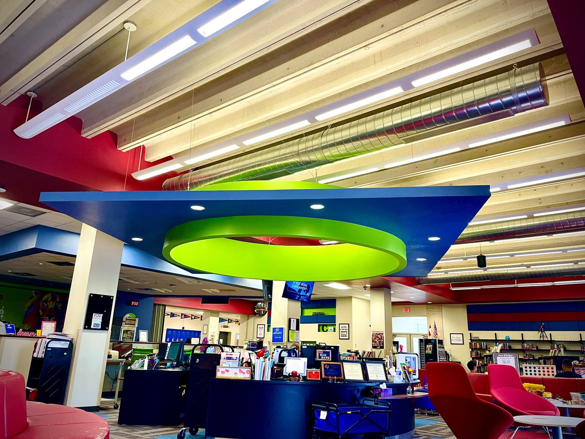 Today, I’m introducing my kiddos to our amazing @TheCubeLibrary where @heatherlamb08 is opening doors to some straight up MAGIC! #chs_lions #castleberryisd #choosecastleberry