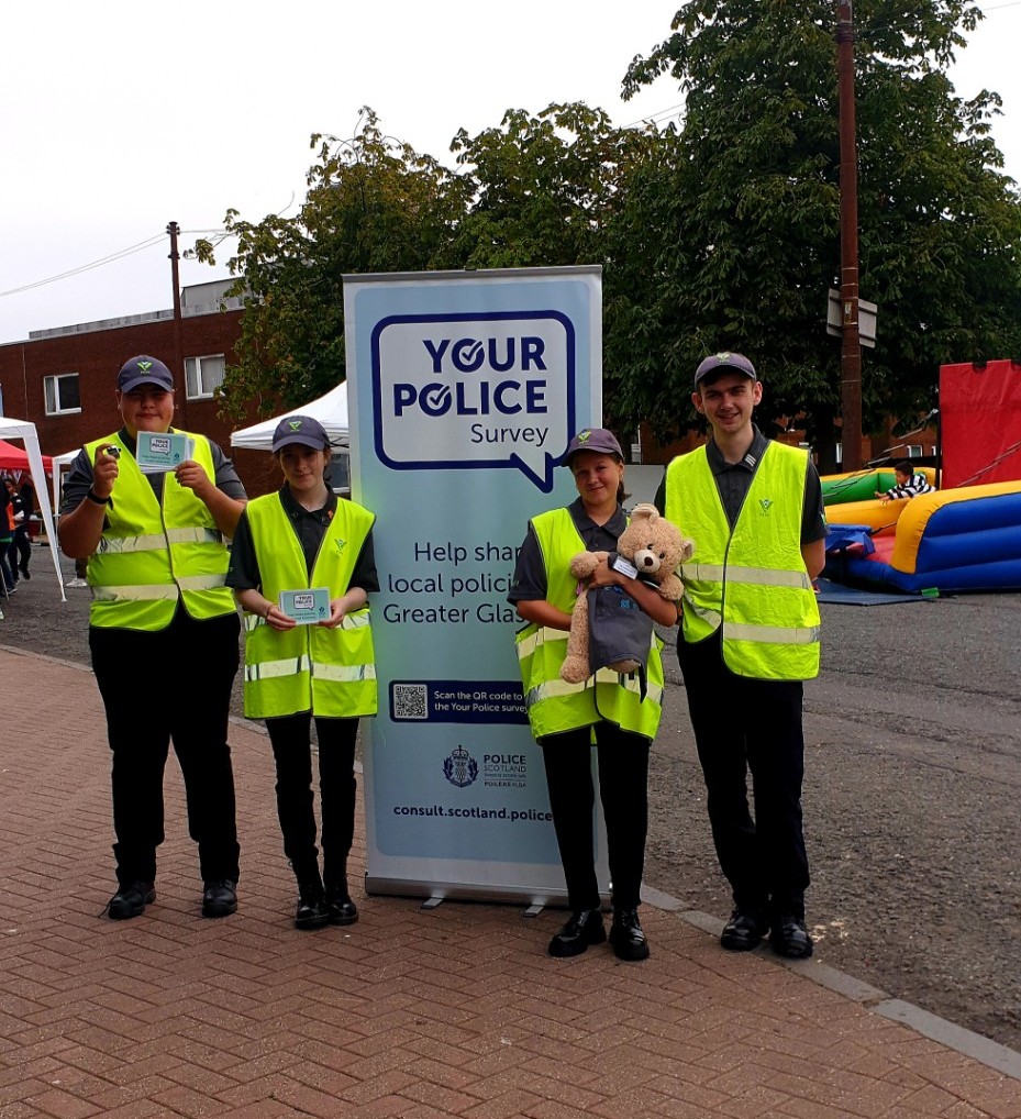 Our #GlasgowPSYV enjoyed their attendance at Springburn family fun day at the weekend where they spoke to members of the public about the #YourPolice survey.

Join the conversation: ow.ly/anOX50KmMhB

@PolScotVol 
#GGPartnerships