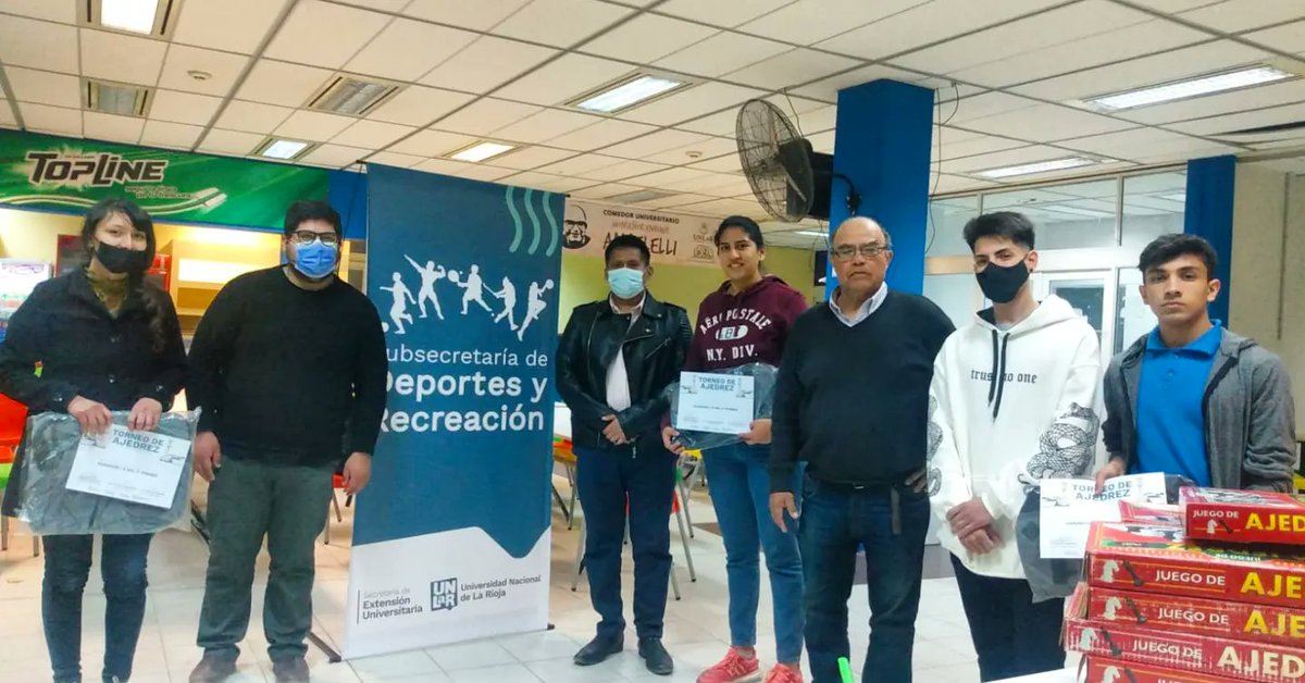 ExtensionUnlar's tweet photo. ♟️Con gran éxito se realizó el Torneo de Ajedrez abierto a todo público, en el Comedor "Monseñor Enrique Angelelli".
🙌Felicitamos a todas y todos los ganadores, y a quienes participaron de este concurso.
#creceunanuevaunlar
#ajedreztime https://t.co/lE8vWG8jvv