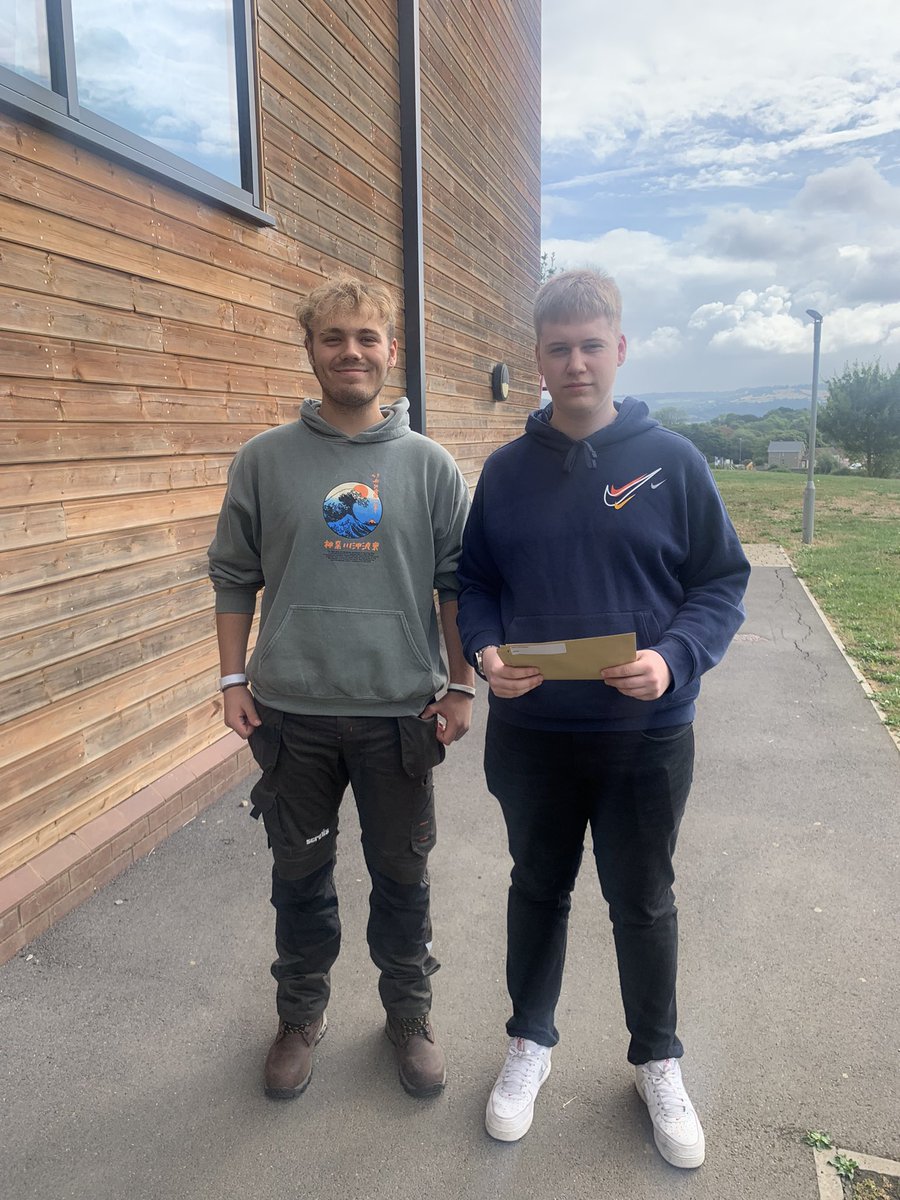 Special congratulations to Weibo, Jake and Aryna on your fantastic results and degree courses at Southampton Uni , Bristol Uni and a degree apprenticeship 🎊🎊