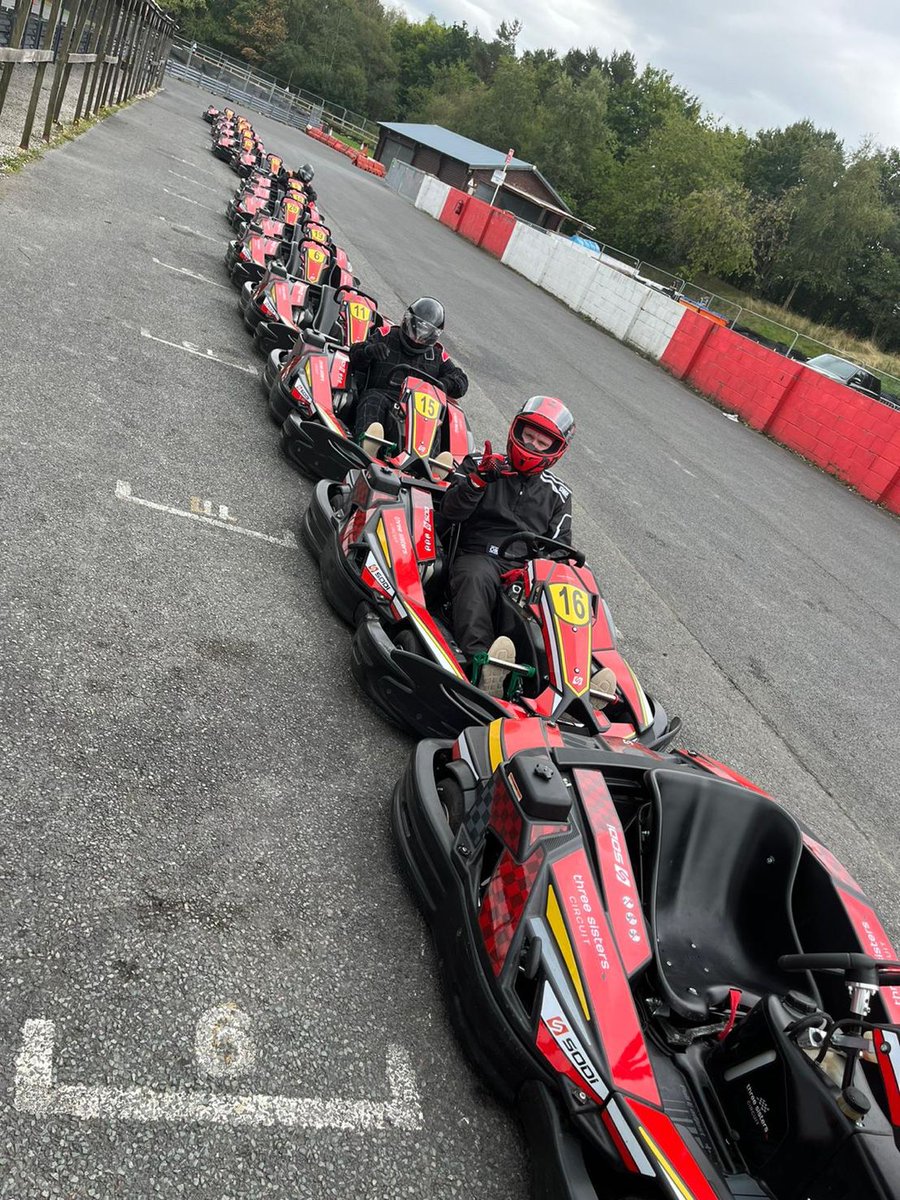 shoutnetwork's tweet image. We’ve had the best time at Three Sisters Circuit with some of our members 🏎

Thank you to those that joined us!

Your winner will be announced in the next post so keep a look out 👀

#Shoutnetwork #networkingdays #networkingevent #raceday #racecar