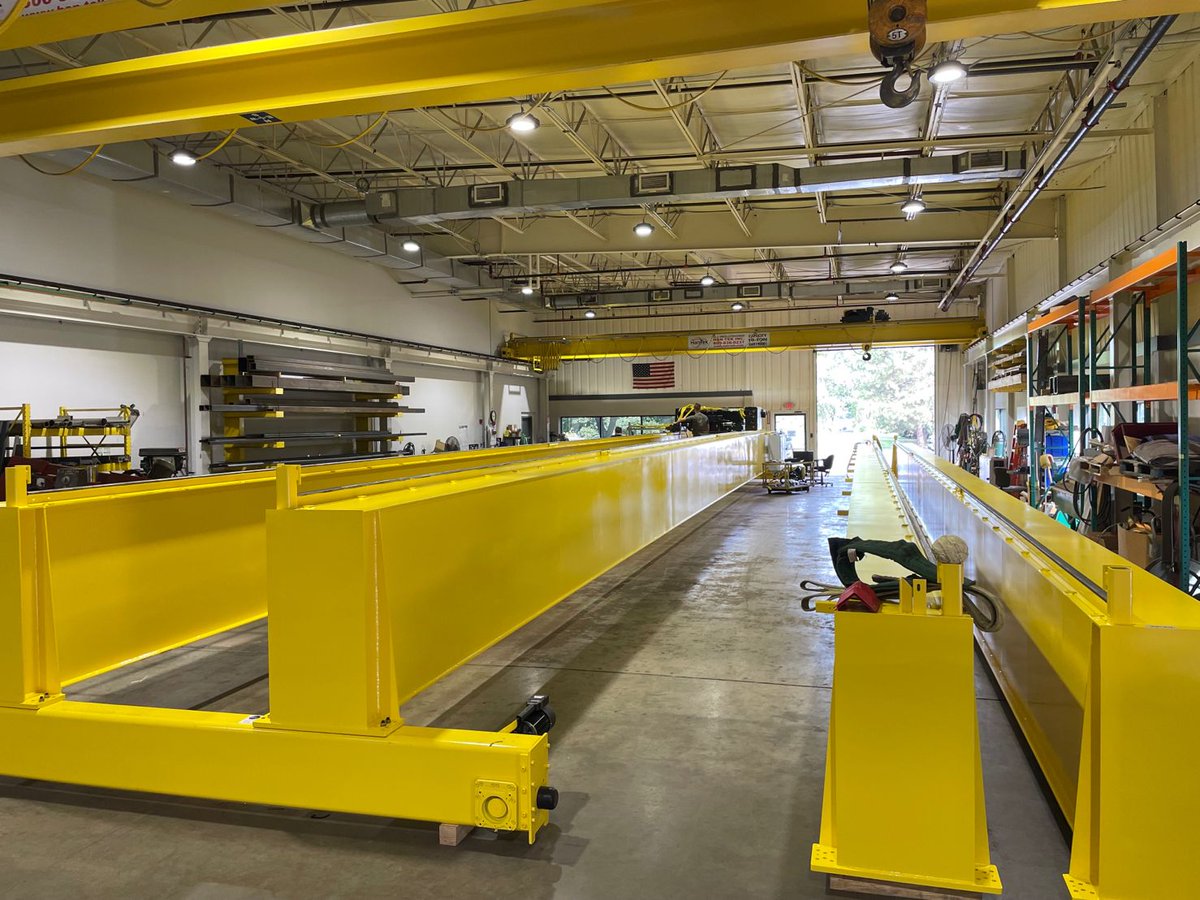 HanTekInc's tweet photo. A fresh coat of paint and @RMHoist installation by our outstanding shop team on this 30T double girder #OverheadCrane! #Cranes #MadeintheUSA #MaterialHandling https://t.co/kBK1VwlV8Z
