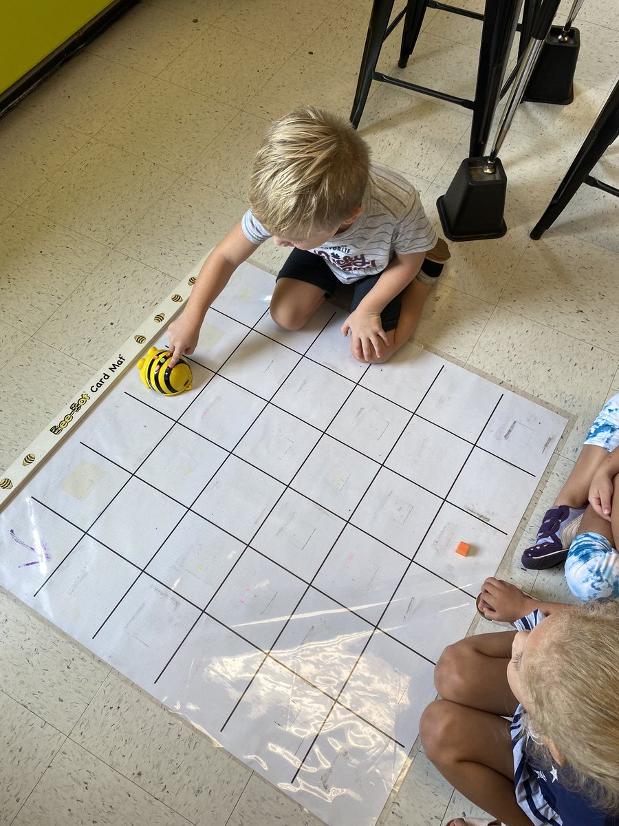 KSigsbee's tweet photo. @bellsferryelem Kindergartners can tell you what the T in STEM stands for and are having so much fun coding! @STEMcobb https://t.co/587dYhRdOr