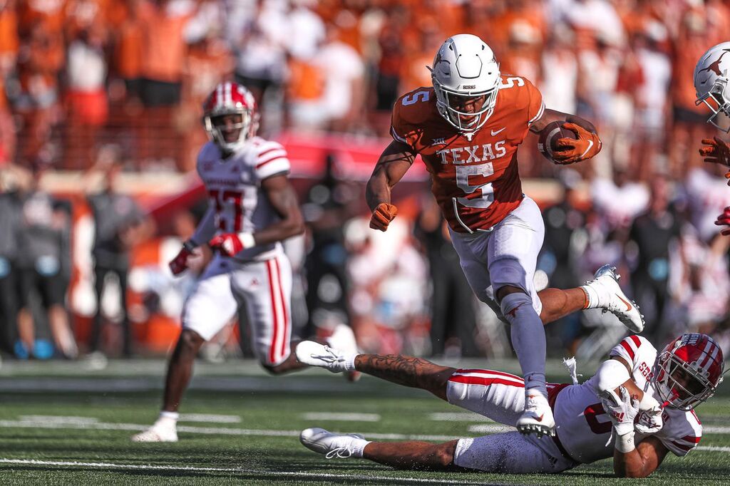 #HookEm #Texas https://t.co/N72Fb4In3w Bevo’s Daily Roundup: Texas’ Bijan Robinson ranked among college football’s top five players https://t.co/hRjRmylxdM