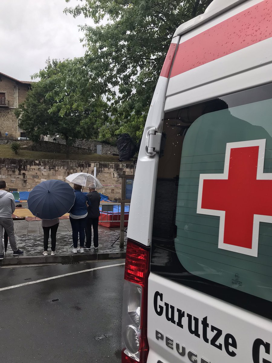 CruzRojaAzkoiti's tweet photo. Gaur goizean Azkoitiko Atletismo erakusketan gaude. 3 Sorosle.
#Andramaxek https://t.co/pc8skfcFZo