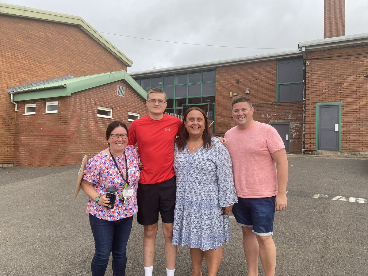 hoey_clare's tweet photo. Diolch @YsgolGwynllyw am eich rhan mawr yn llwyddiant Alex dros y daith mlynedd dwethaf. Mam balch iawn. https://t.co/hl8A6oJmZF