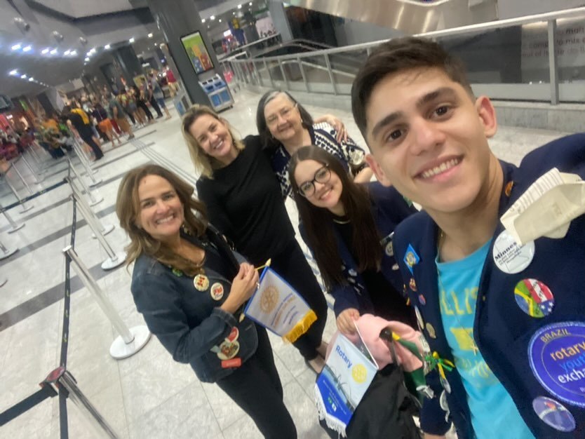 Distrito4530's tweet image. Na última quarta, 16, foi dia de se despedir da Malu, intercambista apadrinhada pelo #Rotary Club de Brasília - Lago Sul. O destino foi a Alemanha.

#PessoasEmAção4530 #ImagineORotary