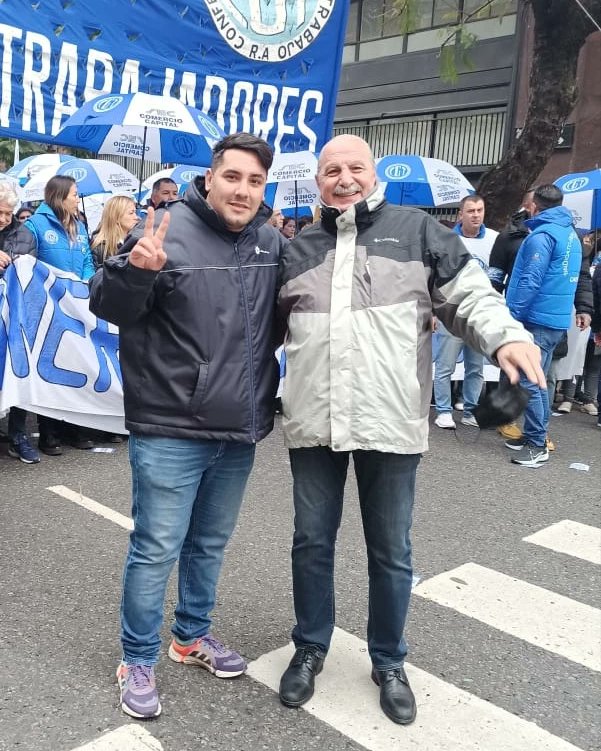 TejeraLeandro's tweet photo. #ITURRIA CABA Y BAHIA BLANCA
Dijimos Presentes en La marcha bajo el Lema ; Primero la Patria ✌🇦🇷
Acompañando al Cro Armando Cavalieri y @CarlosPerezSEC 

@OscarTedescoSEC @m_migliore @Sergio_OrtizOk @MGonzalezSEC @NatyGonzalezSEC @Rociotweet @EzequielTedesco https://t.co/IS8iUV61oI