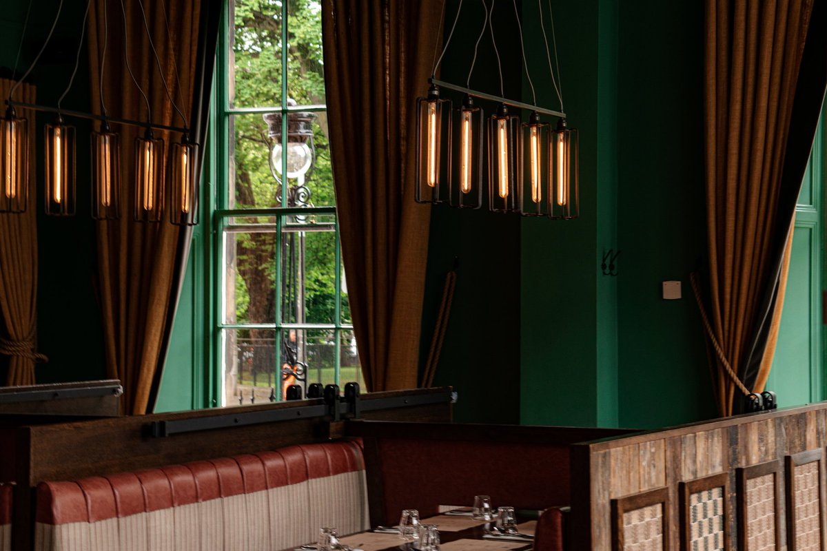 BABA #Edinburgh has to be one of my favourite places to photograph food - amazing dishes, vibrant interiors and so much natural light 📸