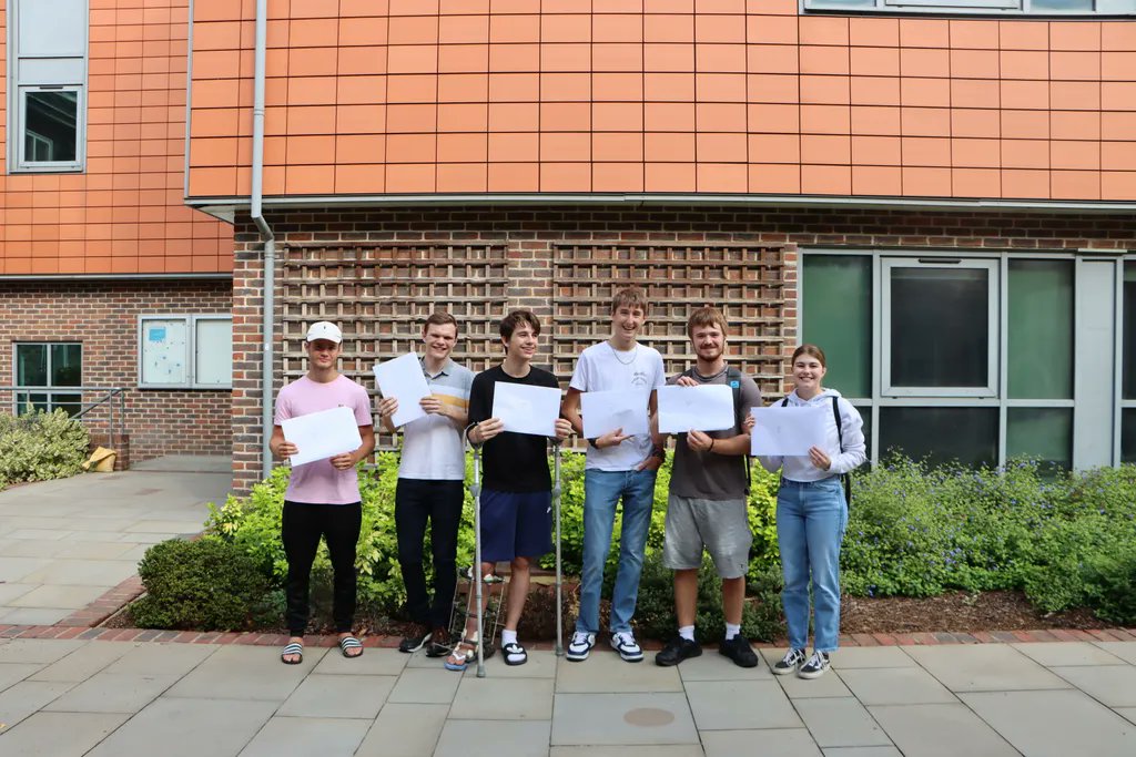 "I would like to personally congratulate you and all your teachers for your resilience, determination and hard work over the past two years." - Acting Head, Jude Lowson.  

Read about our extremely impressive and record breaking A level results: 
buff.ly/3dEIrVQ
