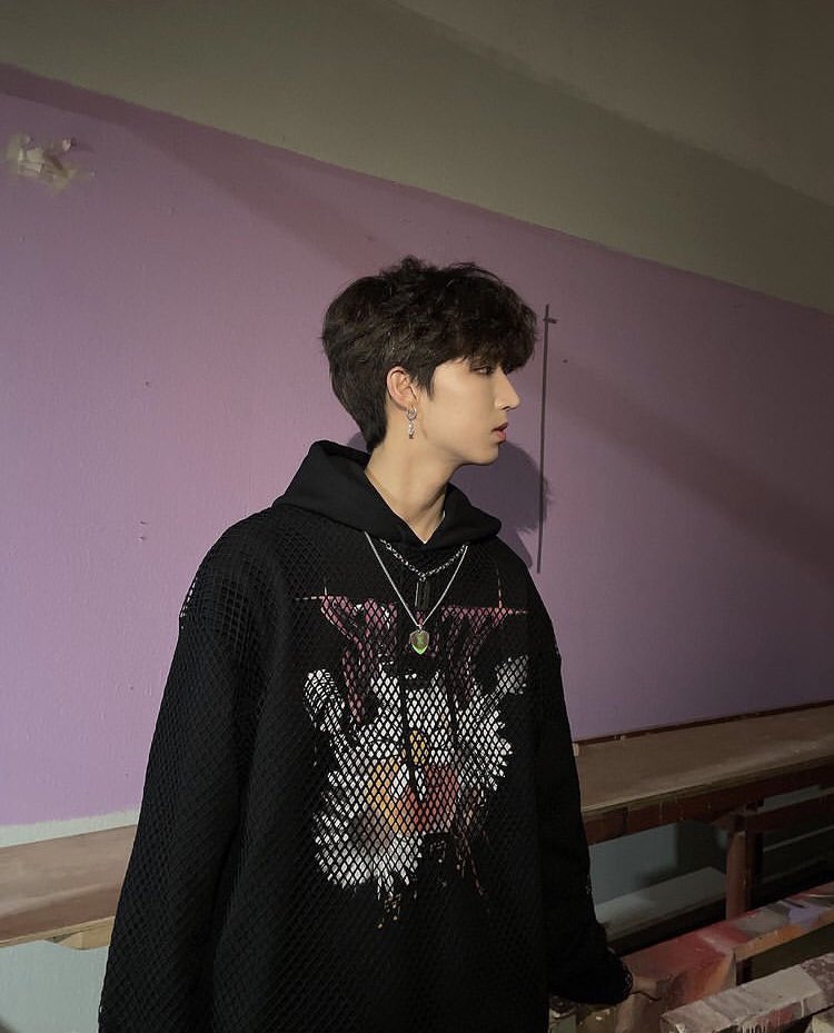 junhanheroes's tweet photo. Going out from my cave for a bit because it's my birthday. Happy birthday to me! I might not in the best state rn but I'm more than glad to be surrounded by lovely people like my bandmate. 🤍
⠀⠀ https://t.co/SBUBE8HfvU