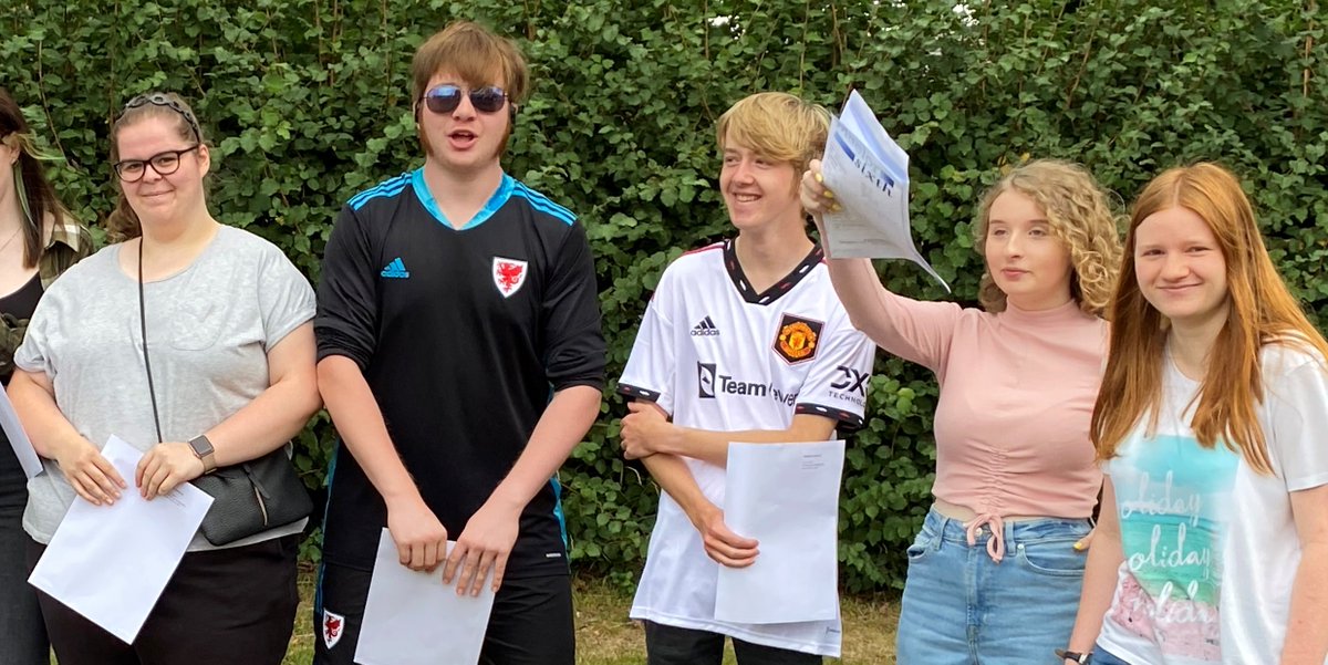 Some happy faces with outstanding A Level results <a href="/MaelorSixth/">Maelor Sixth</a> <a href="/MaelorPenley/">Maelor School Penley</a> 😀