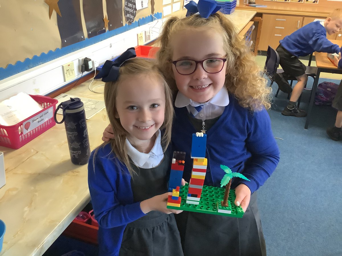 MrsMeza_'s tweet photo. We have shown some excellent team work skills this morning by building, creating and sharing games with our friends! https://t.co/wVfZFbK3EE
