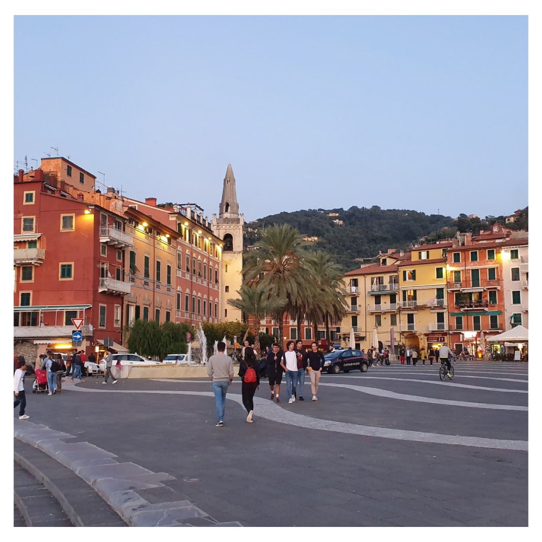 Lerici, kuzeybatı İtalya'da Ligurya bölgesinde La Spezia’ya bağlı bir kasabadır: bit.ly/3dygXB3

#ŞekerGYO #KasabaMimarisi #Lerici #LaSpezia #İtalya