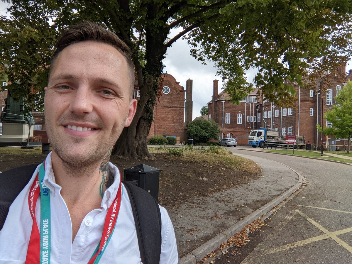 orange_hec's tweet photo. Enjoyed spending time supporting 6th form students from @kesacademy with their A level results today. Wishing all those students receiving their A levels all the best for the future. @TakeYourPlaceHE https://t.co/Q4MSqE8QFy