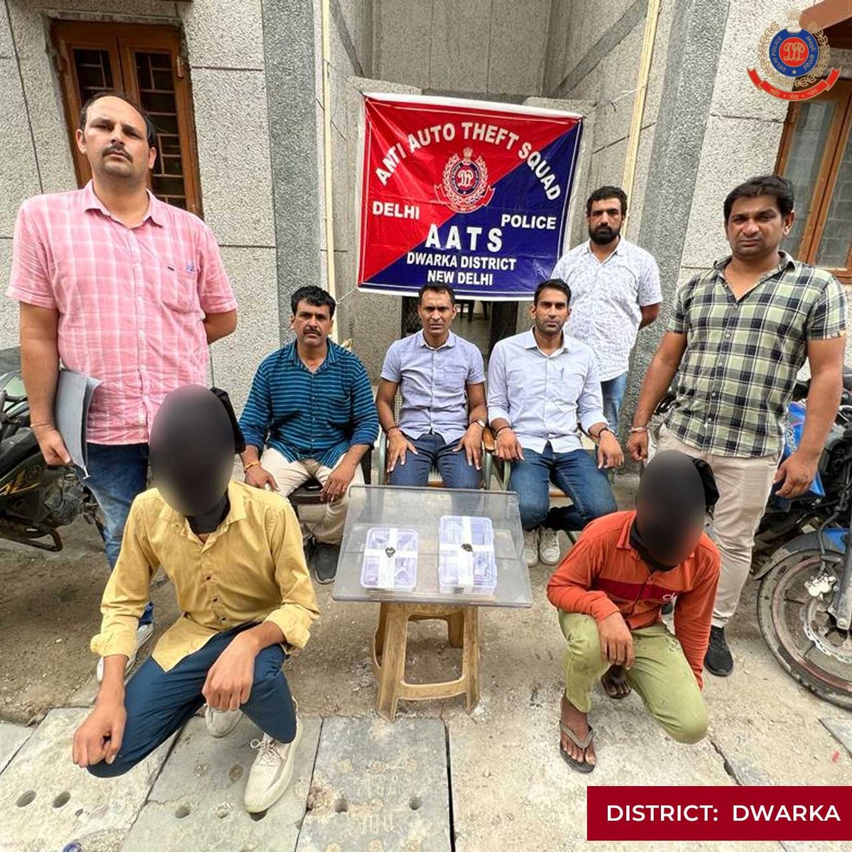 3 auto-lifters arrested by AATS, Dwarka distt; 15 cases solved. 15 stolen two wheelers, 2 country-made pistols, 2 live cartridges recovered. Their arrest averted continuous motor vehicle thefts in the area. #DelhiPoliceUpdates