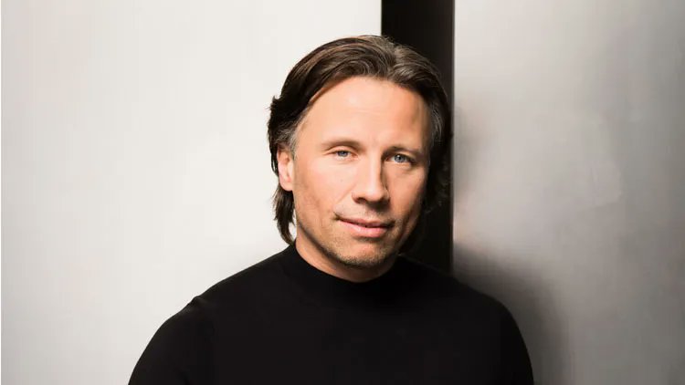 エストニア出身のコンポーザー・プロデューサーのKristjan Järvi。
「Runic Prayer (Oopus Remix)」を公開。 m.youtube.com/watch?v=qdCr0F…