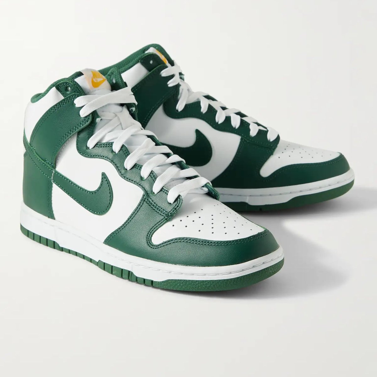 snkr_twitr's tweet image. Nike Dunk High ‘Noble Green’ dropped via Mr Porter 

Shop -&amp;gt; bit.ly/3QPLjNQ

#AD